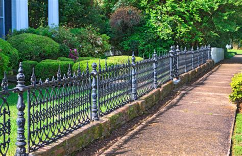 32 Elegant Wrought Iron Fence Ideas and Designs