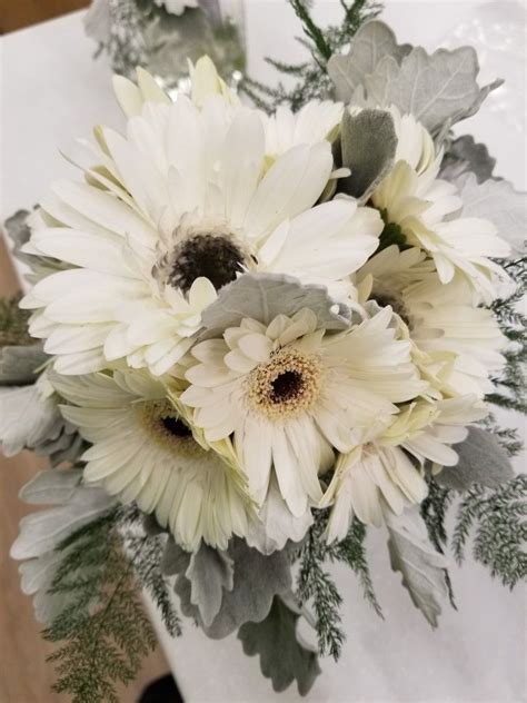 White gerbera daisy bouquet Gerber Daisy Bouquet Wedding, Gerbera Daisy ...