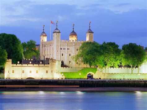 Tower Of London, Home and Fortress for The Kings of England - Traveldigg.com