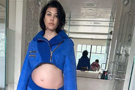 Pregnant Kourtney Kardashian Jokes She's 'Hanging on by a Thread' While Showcasing Baby Bump in ...