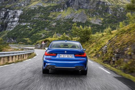 2019 BMW 3 Series hopes to be the sport sedan benchmark again - CNET