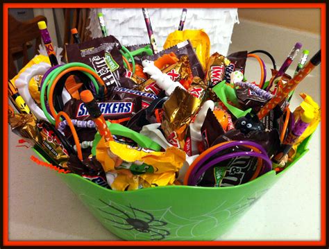 halloween basket – https://www.goodwinlibrary.org