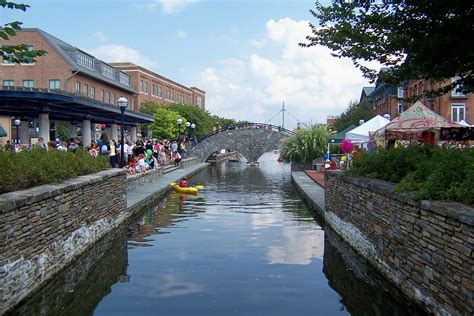 Downtown Frederick Maryland - wow, really? I really think I want to visit here..... | Favorite ...