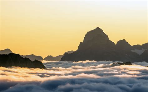 Aerial view of mountain ranges with sea of clouds HD wallpaper ...