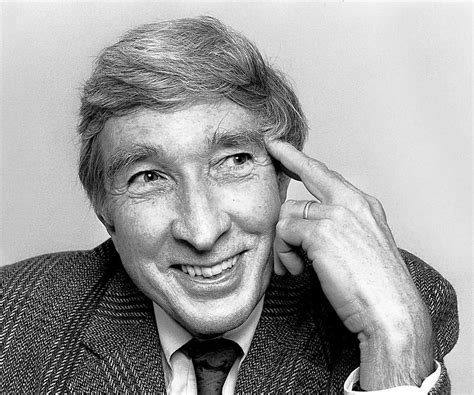 John Updike Biography - Childhood, Life Achievements & Timeline