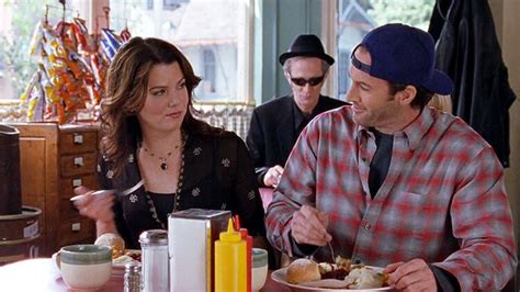 Here's Every Single Flannel Shirt Worn By Luke Danes In “Gilmore Girls” | Gilmore girls, Luke ...