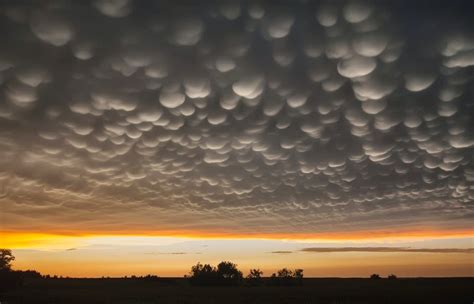 Fascinating Cloud Formations: Incredible Mammatus Clouds