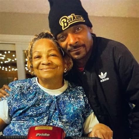 Beverly Tate: What Happened To Snoop Dogg's Mother? - Dicy Trends