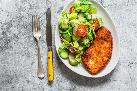 Recipe of the day: Low carb chicken Schnitzel with cucumber salad and ...