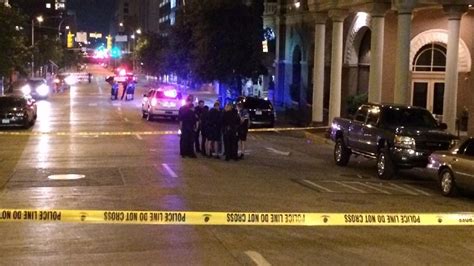 Deadly shooting in downtown Austin as bars close - CBS News