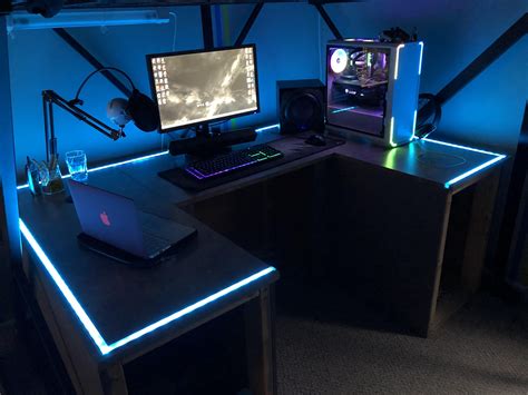 White L Shaped Desk Gaming Setup : Its monitor stand is elevated and ...