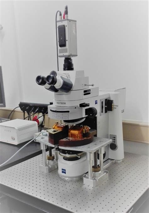 Kerr Microscope | Kläui - Lab