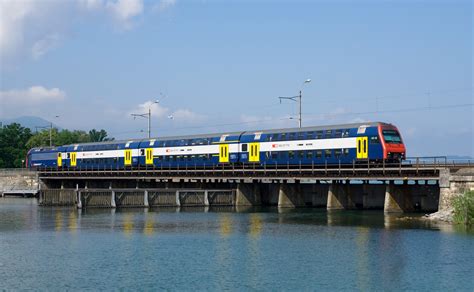 File:SBB Re 450 beim Rapperswiler Seedamm.jpg - Wikipedia, the free encyclopedia