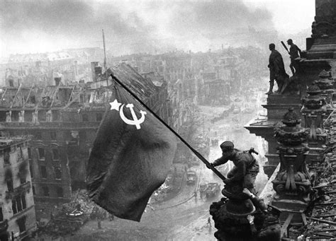 The Soviet flag over the Reichstag, 1945 - Rare Historical Photos