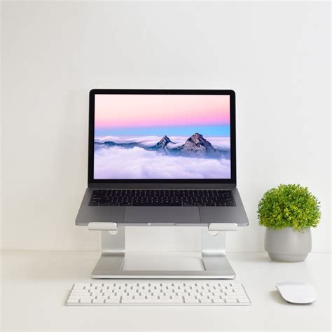 Ergonomic Laptop Stand – TV Innovations