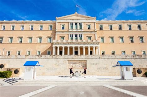 Premium Photo | The hellenic parliament building