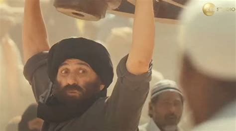 Angry Sunny Deol lifts wheel of a cart in new look from Gadar 2, watch ...