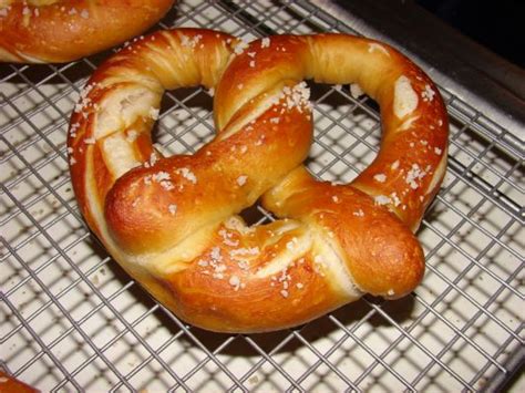 Soft Pretzels using lye on BakeSpace.com