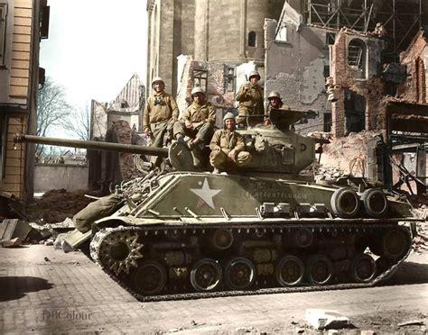 first tank crew of U.S. 3rd Army to reach the Rhine mar45 Ww2 History, Military History ...