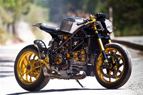 Hopefully not a repost. Amazing Ducati cafe racer, I couldn't not post it. : motorcycles