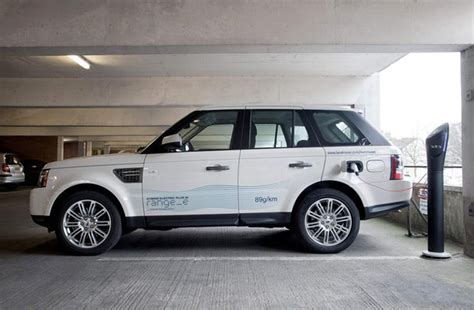 Land Rover Range_e plug-in hybrid flaunts 85mpg, Prius-level emissions ...