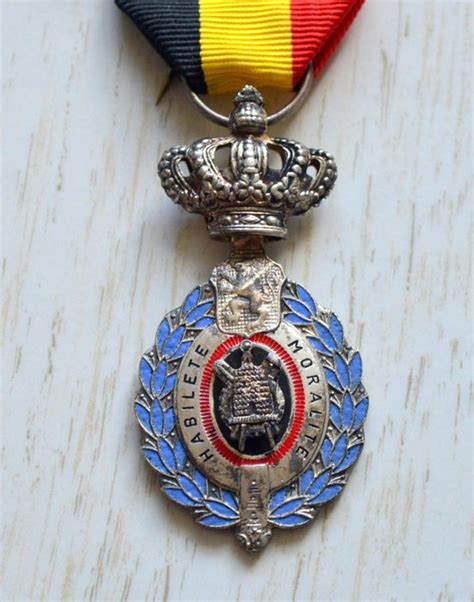 Belgium - Army Military Enameled Medal in box - Catawiki