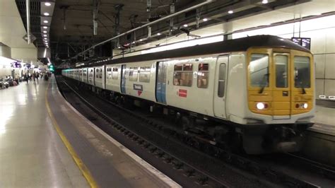 Thameslink Class 319 Departing London St Pancras (04/8/16) - YouTube