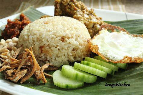 Kitchen Chaos: Nasi Lemak with Chicken Rendang