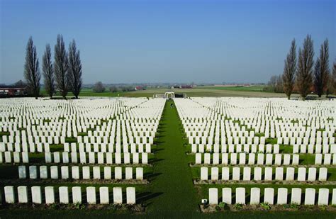 WW1 Battlefields Mini-Cruise to Belgium - Museums, Cemeteries and History