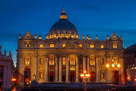 Old St. Peter's Basilica | History, Architecture & Events