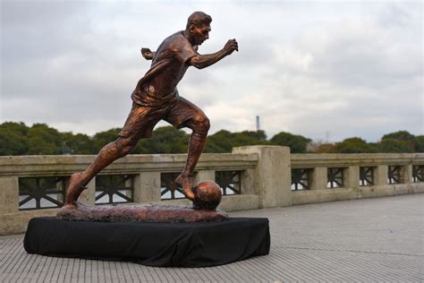 10 Of The Greatest Immortalizing Soccer Statues On The Planet | Lionel ...