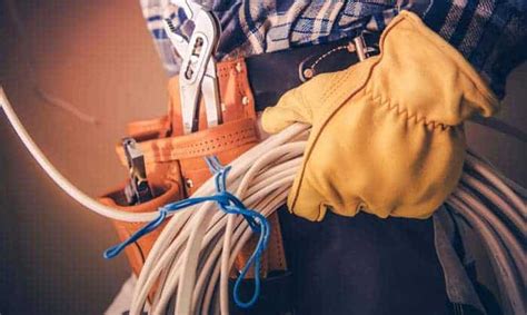 12 Best Electrician Tool Belts to Carry Multi-Tools for a Long Time