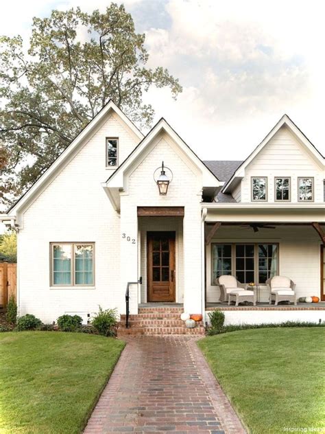 Gorgeous 54 Small Cottage House Exterior Design Ideas | House exterior, Exterior brick, Modern ...