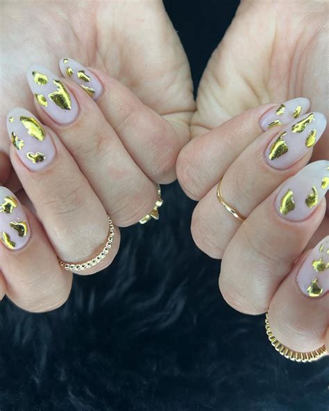 The 8 Biggest Winter Nail Trends of 2021 | Who What Wear