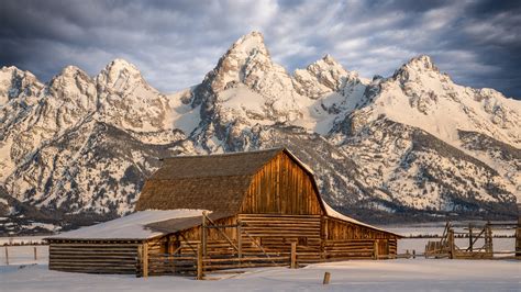 Moulton Barn (Grand Teton National Park) - backiee