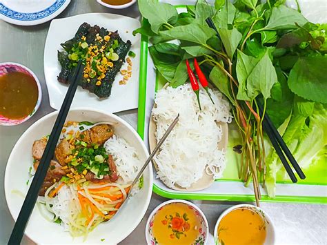 Saigon Food Guide - What To Eat In Saigon - Food And Drink Destinations