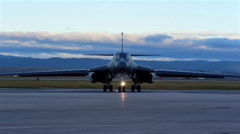 B 1B Bomber Wallpaper Pictures - WallpaperSafari