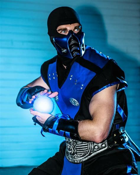 [Self] Great picture of my Mortal Kombat - Sub Zero Cosplay : r/cosplay