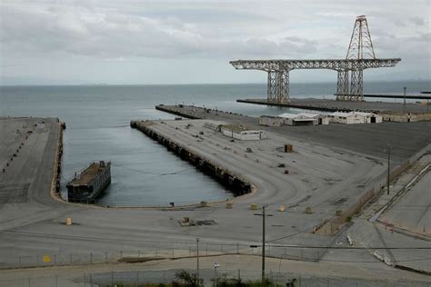 SF shipyard activists frustrated by naval officials on alleged soil ...