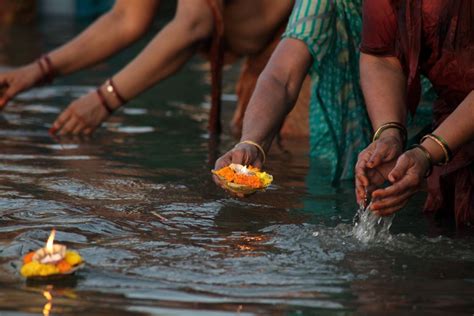 Ganga Aarti in India: Rishikesh, Haridwar, and Varanasi