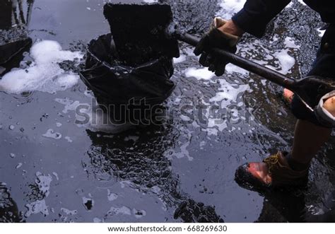 Oil Spill Pollution Refinery Stock Photo 668269630 | Shutterstock