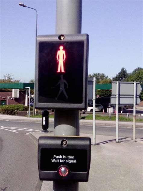 UK Puffin Crossing Red Man Signal © Gary cc-by-sa/2.0 :: Geograph Britain and Ireland