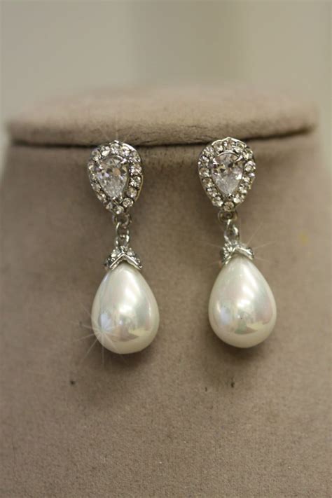 Vintage Style Bridal Pearl earrings. Pearl earrings. Wedding