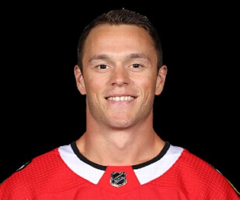 Jonathan Toews Biography - Facts, Childhood, Family Life & Achievements