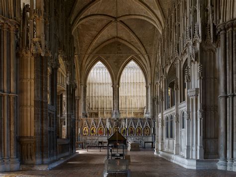 Winchester Cathedral: The tale of a remarkable church and its ...