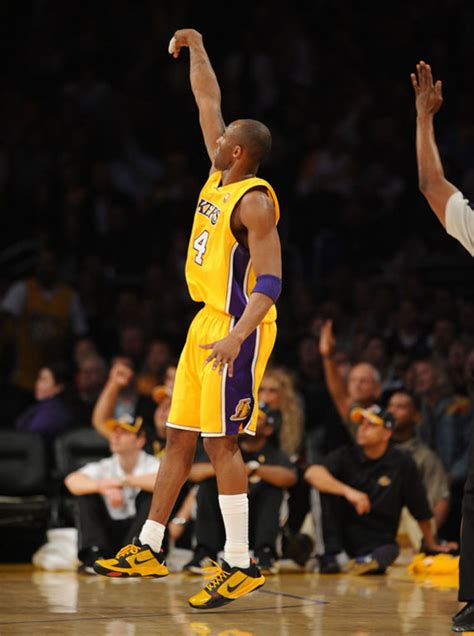 NBA Feet: Kobe Bryant + Laker Teammates - Zoom Kobe V - Bruce Lee - SneakerNews.com