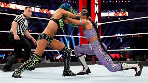 Sasha Banks vs. Bianca Belair -- SmackDown Women's Championship Match ...