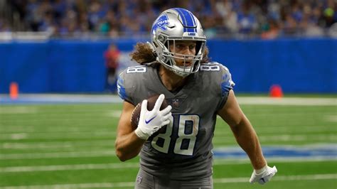 Lions Fans Freak Out Over Team's Bold Decision To Trade TJ Hockenson