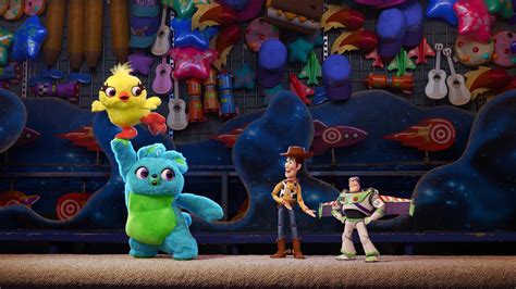 Toy Story 4 tem react de teaser com pelúcias, com Woody e Buzz - GeekBlast