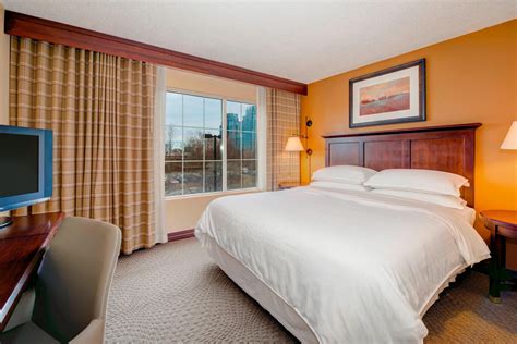 Sandy Springs, GA Hotel Suites | Sheraton Atlanta Perimeter North Hotel